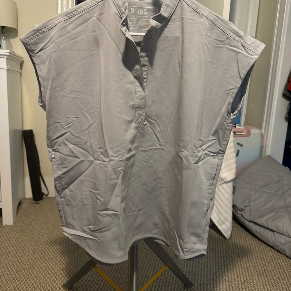 Figs Cement Rafaela Scrub top